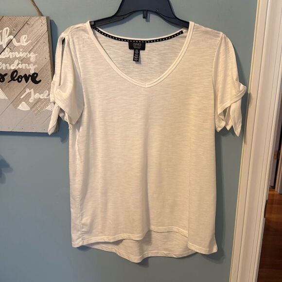 Jones New York Signature Cold Shoulder SS White Top - M - Picture 2 of 6